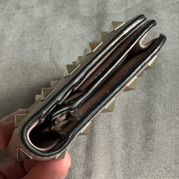 Valentino Beige Taupe Rockstud Compact Wallet - Picture 6 of 9